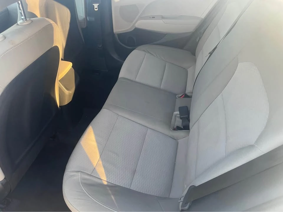 2020 Hyundai Elantra - Image 6 of 16