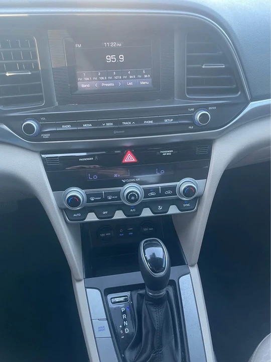 2020 Hyundai Elantra - Image 7 of 16