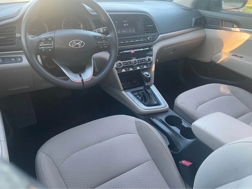 2020 Hyundai Elantra - Image 9 of 16