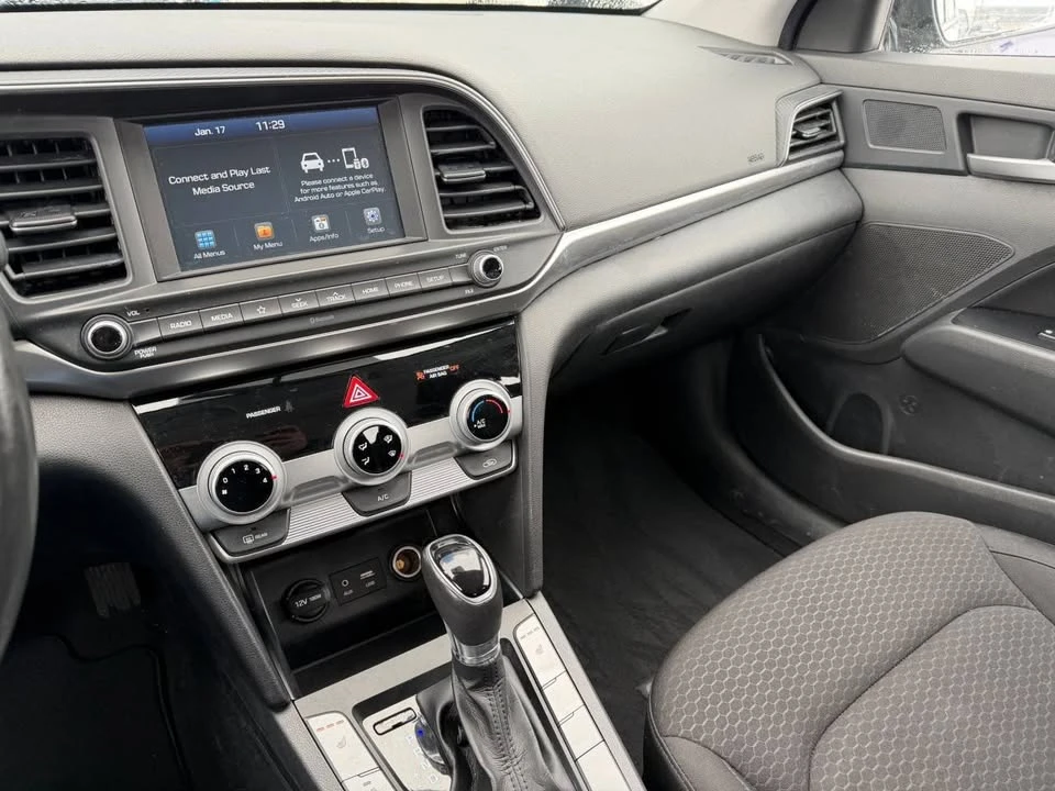 2020 Hyundai Elantra - Image 11 of 18