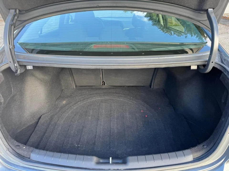 2020 Hyundai Elantra - Image 9 of 16