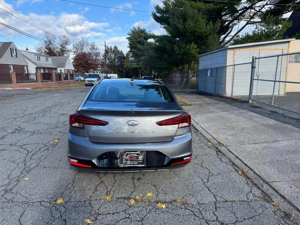 2020 Hyundai Elantra - Image 5 of 16