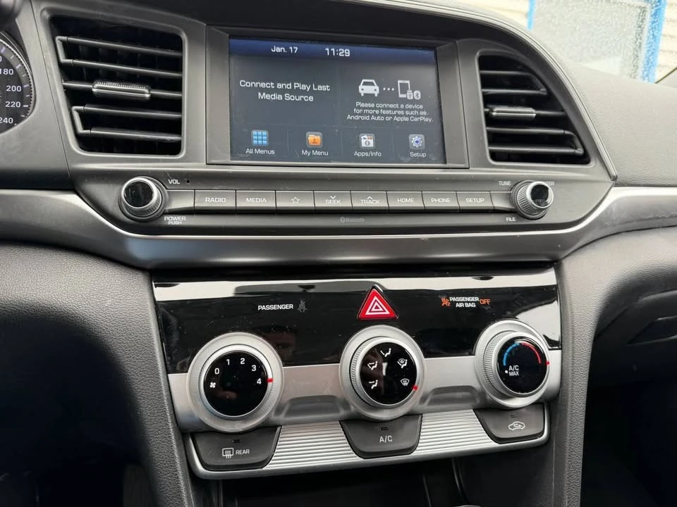 2020 Hyundai Elantra - Image 10 of 18