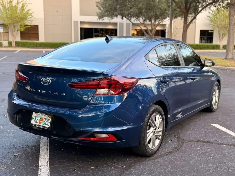 2020 Hyundai Elantra - Image 10 of 12
