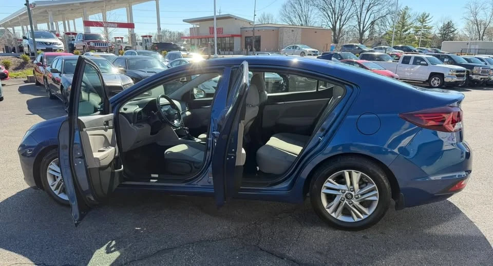 2020 Hyundai Elantra - Image 17 of 20