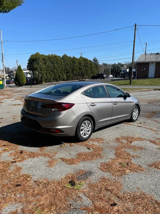 2020 Hyundai Elantra - Image 4 of 8
