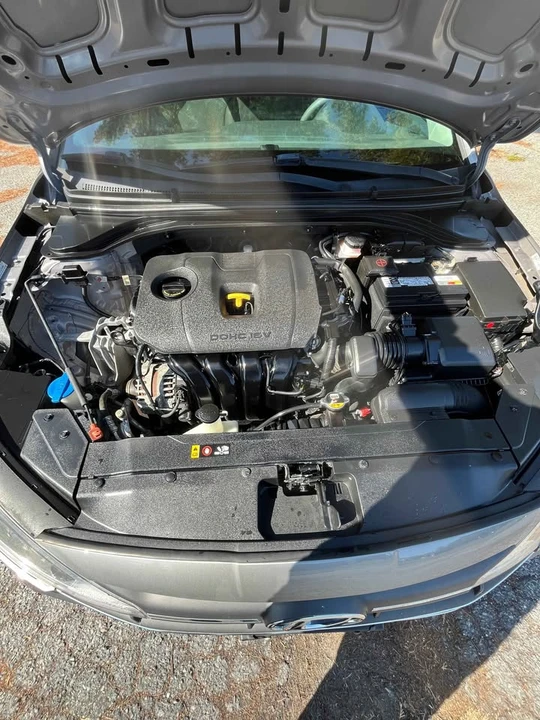 2020 Hyundai Elantra - Image 5 of 8