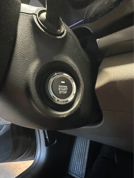 2020 Hyundai Elantra - Image 10 of 13
