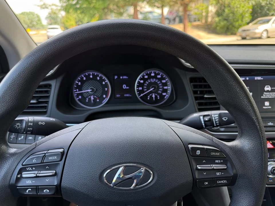 2020 Hyundai Elantra - Image 15 of 18