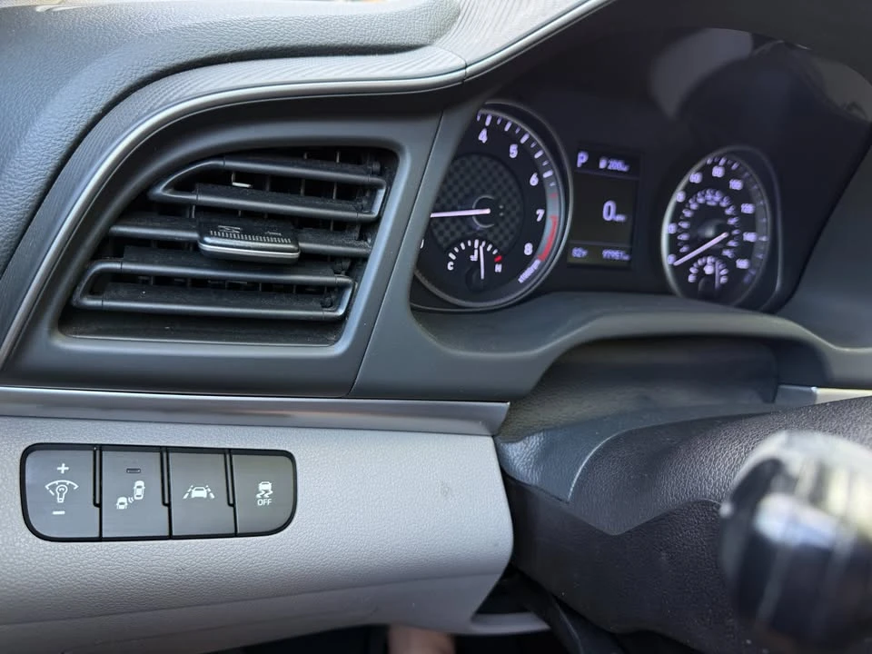 2020 Hyundai Elantra - Image 16 of 18