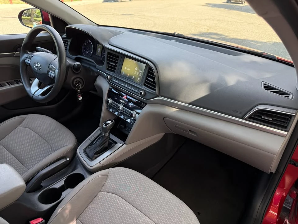 2020 Hyundai Elantra - Image 11 of 18