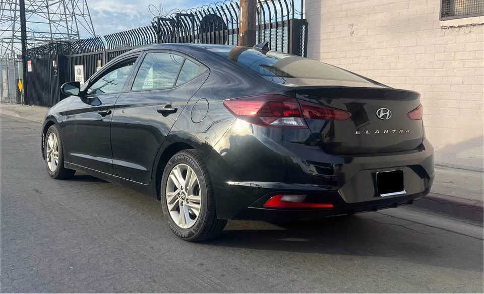 2020 Hyundai Elantra - Image 4 of 10