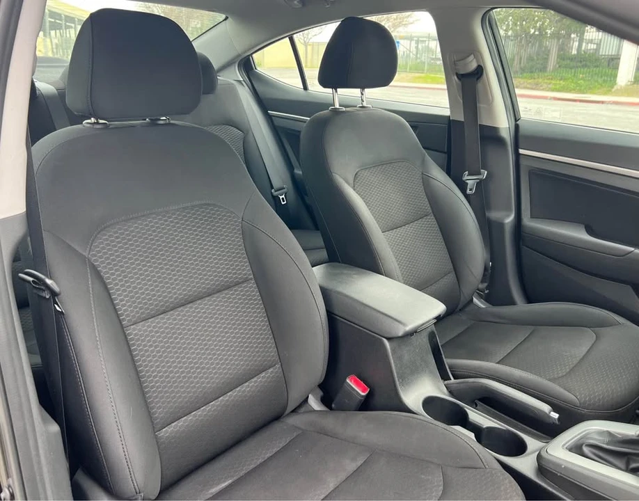 2020 Hyundai Elantra - Image 7 of 10
