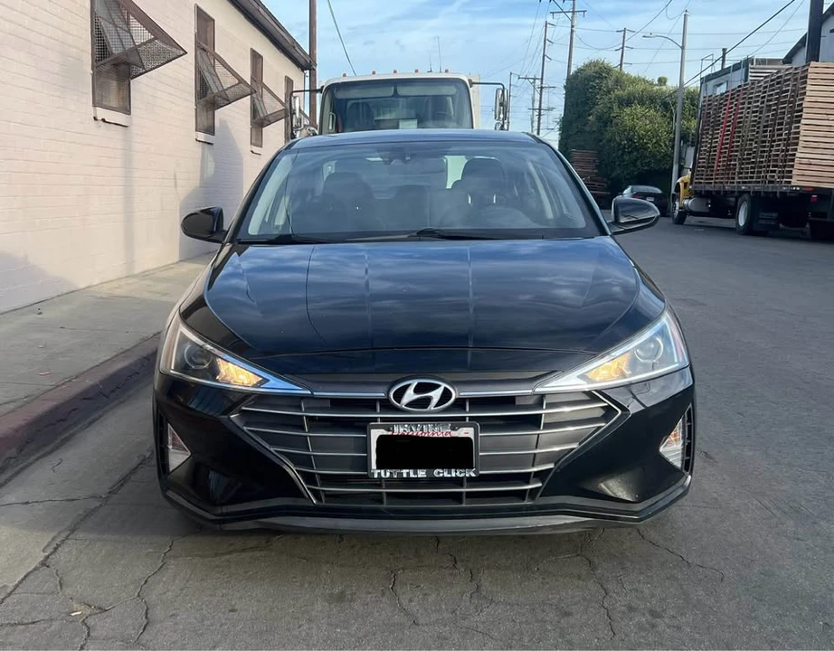 2020 Hyundai Elantra - Image 2 of 10