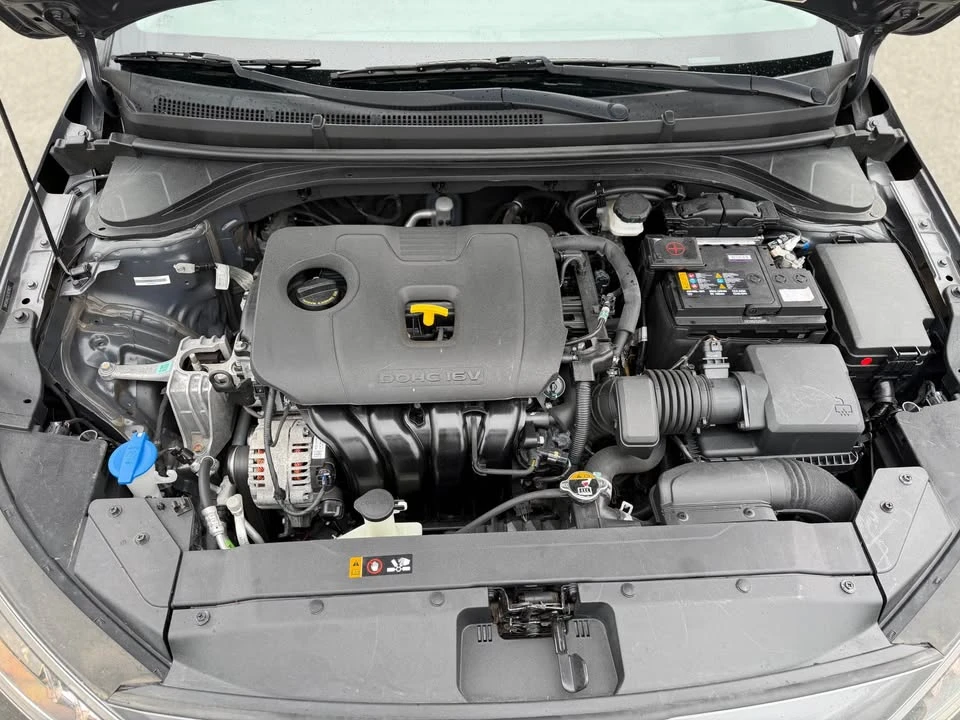 2020 Hyundai Elantra - Image 10 of 11