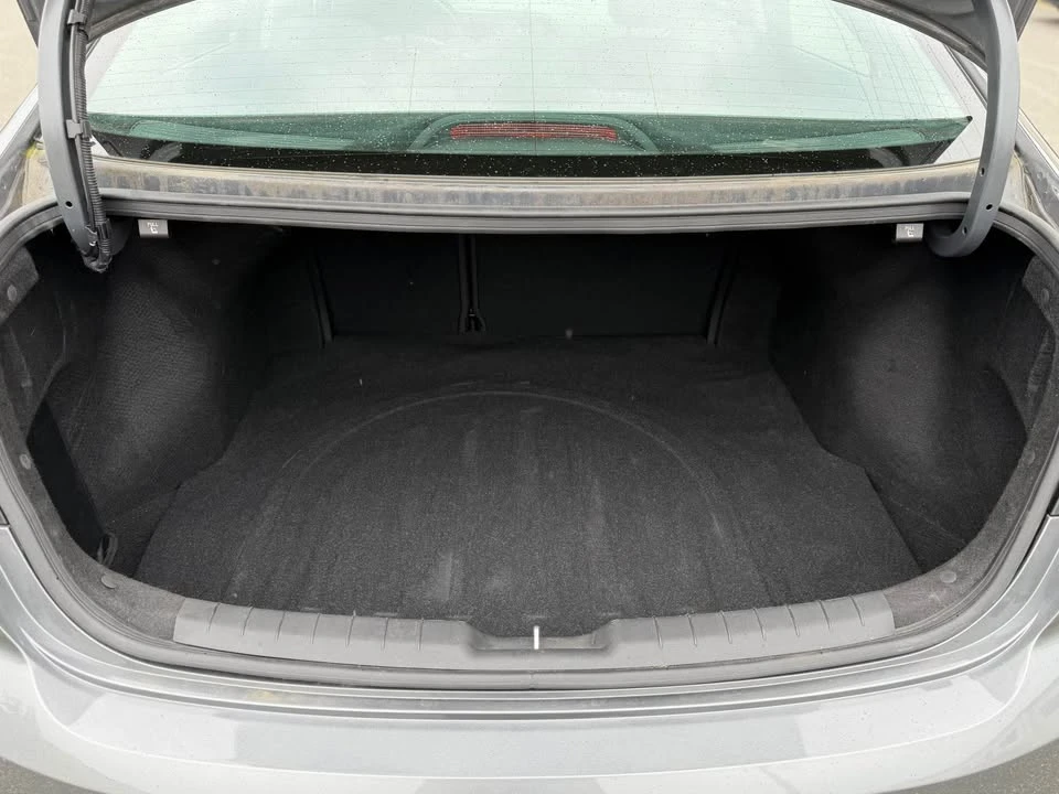 2020 Hyundai Elantra - Image 9 of 11