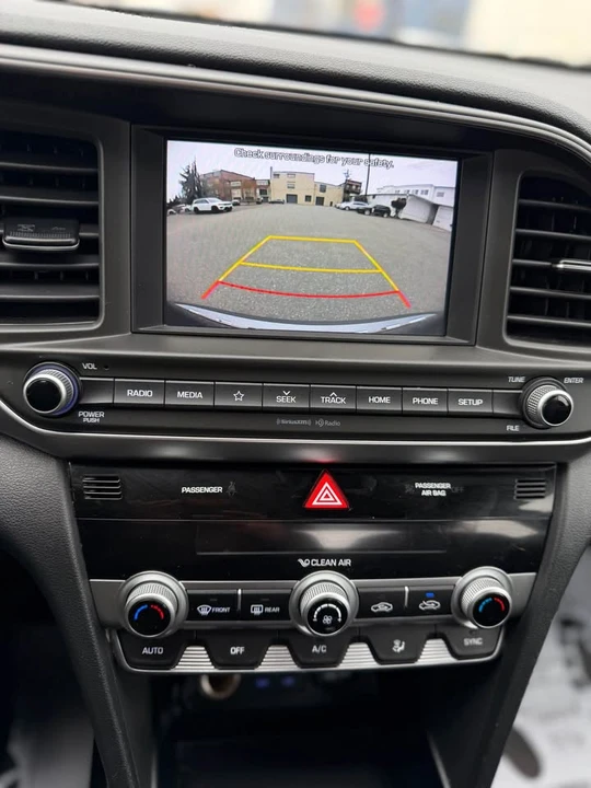 2020 Hyundai Elantra - Image 6 of 11