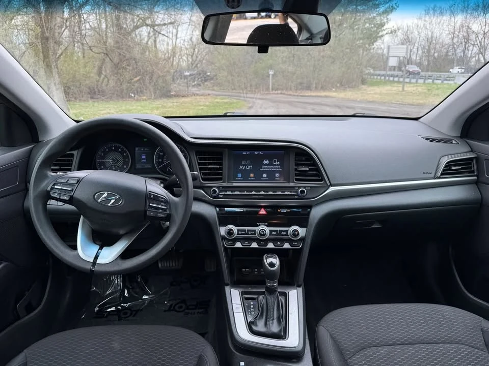 2020 Hyundai Elantra - Image 8 of 9