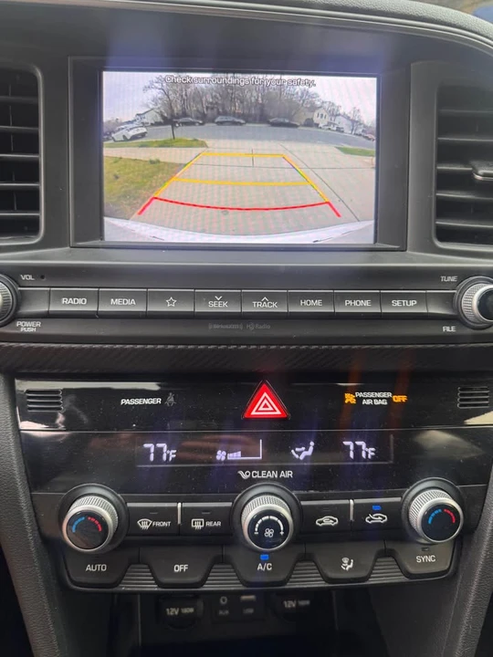 2020 Hyundai Elantra - Image 7 of 9