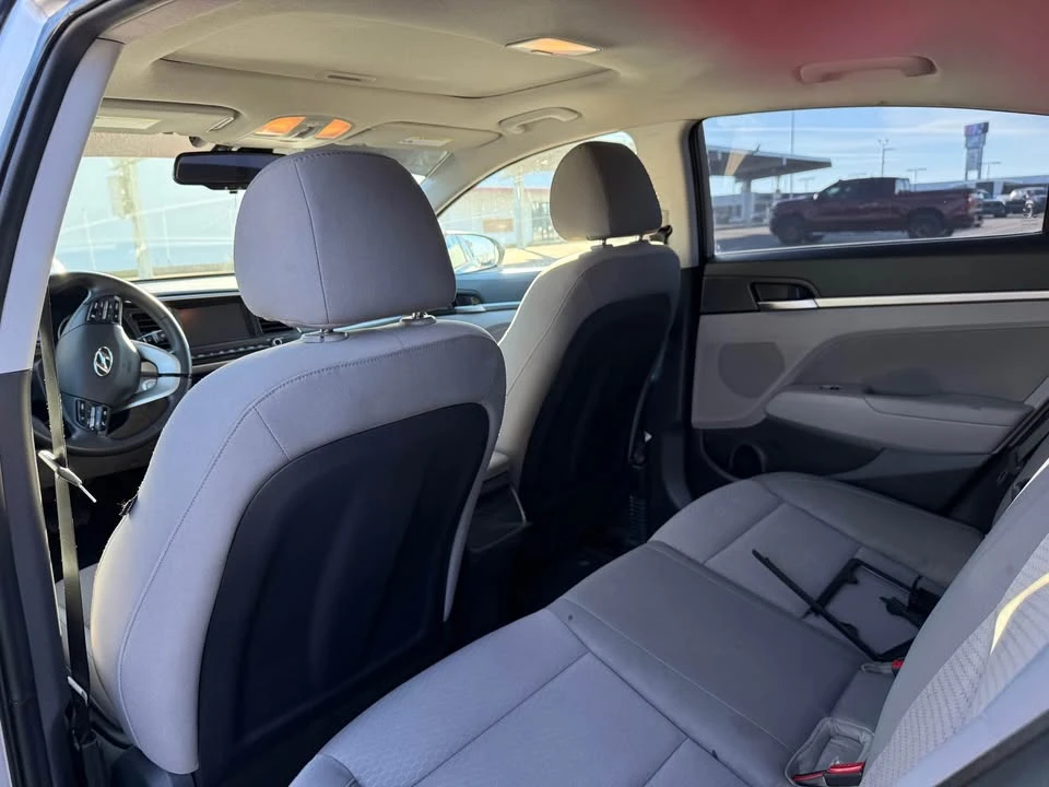 2020 Hyundai Elantra - Image 8 of 9