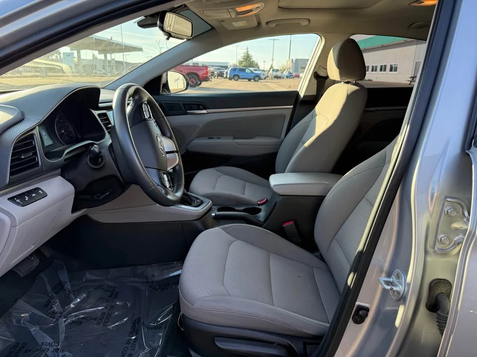 2020 Hyundai Elantra - Image 5 of 9