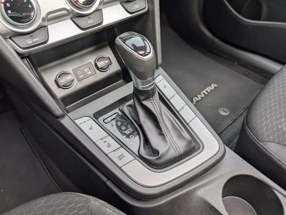 2020 Hyundai Elantra - Image 12 of 18