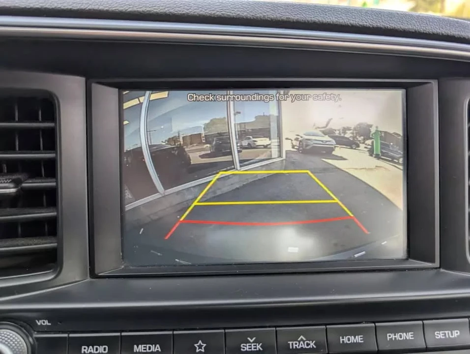 2020 Hyundai Elantra - Image 14 of 18