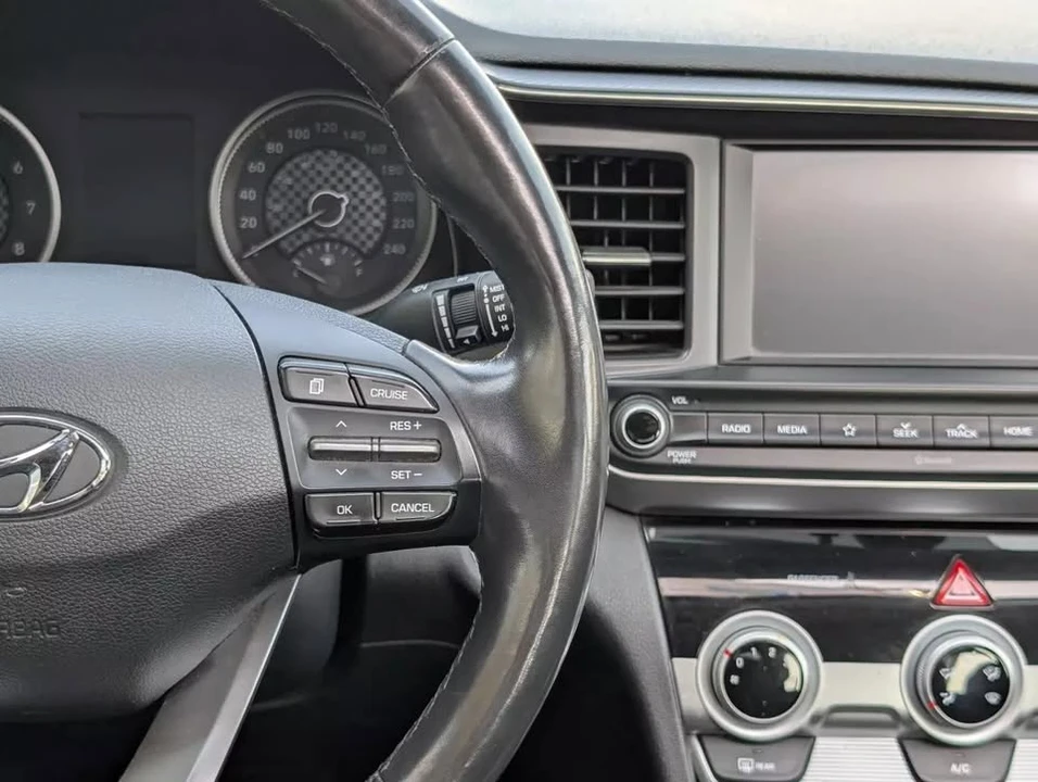 2020 Hyundai Elantra - Image 17 of 18
