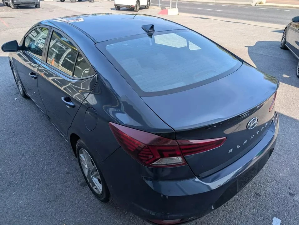 2020 Hyundai Elantra - Image 4 of 18