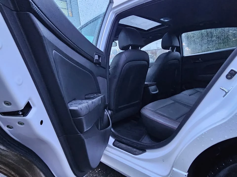 2020 Hyundai Elantra - Image 9 of 19