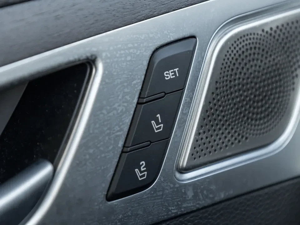 2020 Hyundai Genesis - Image 12 of 20