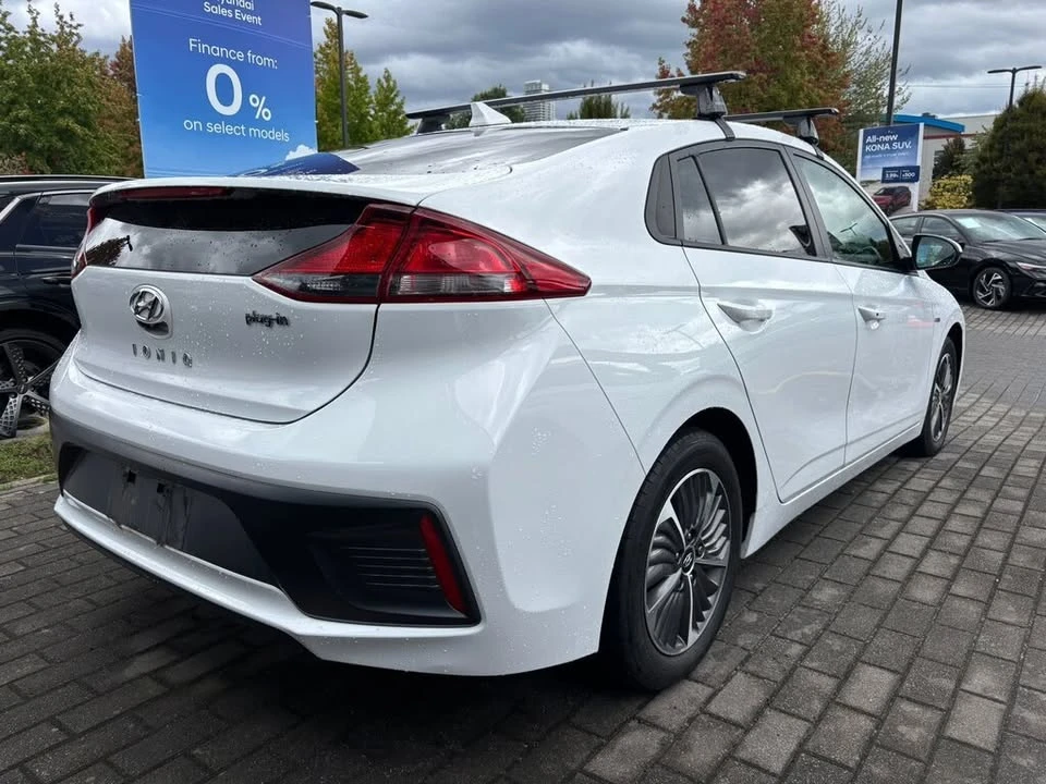 2020 Hyundai Ioniq 5 - Image 2 of 11