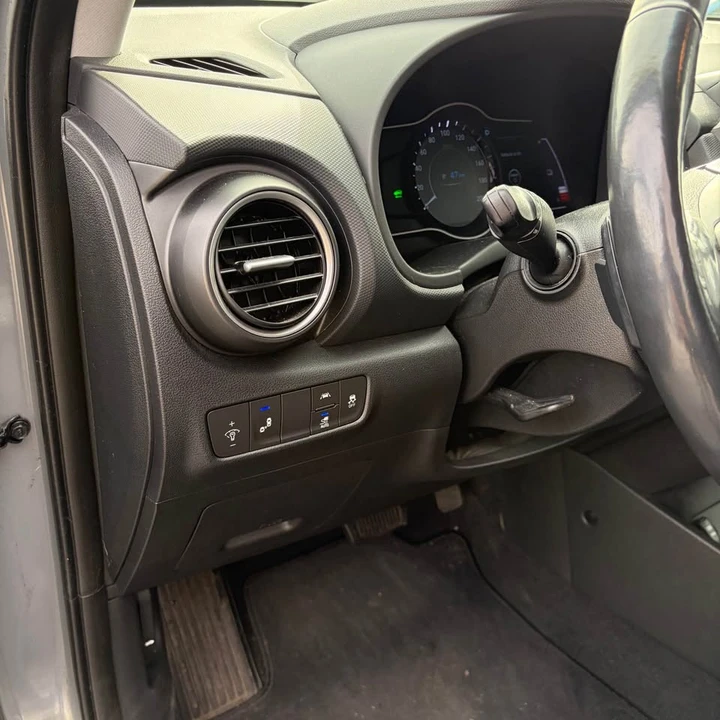 2020 Hyundai Kona - Image 13 of 17