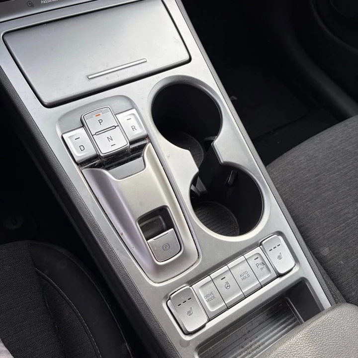 2020 Hyundai Kona - Image 12 of 17