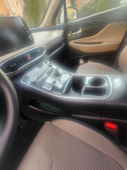 2020 Hyundai Santa Fe - Image 4 of 20
