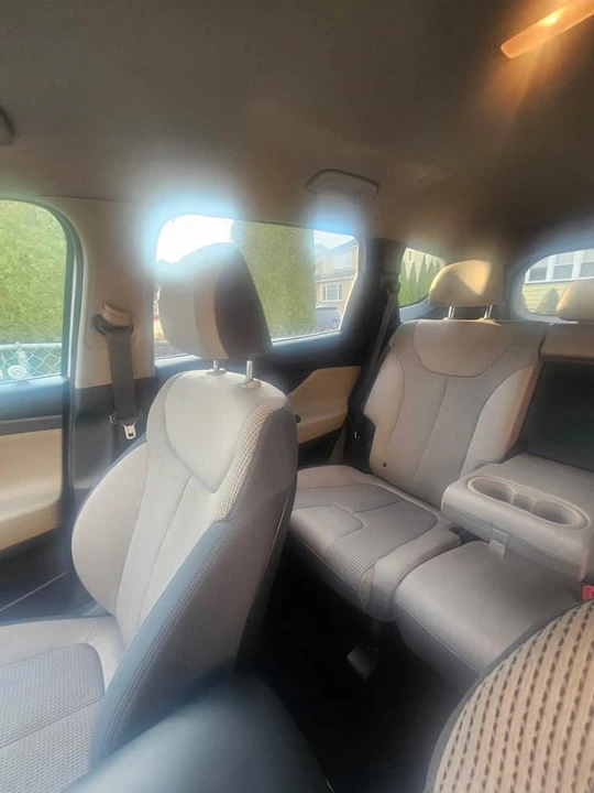 2020 Hyundai Santa Fe - Image 16 of 20