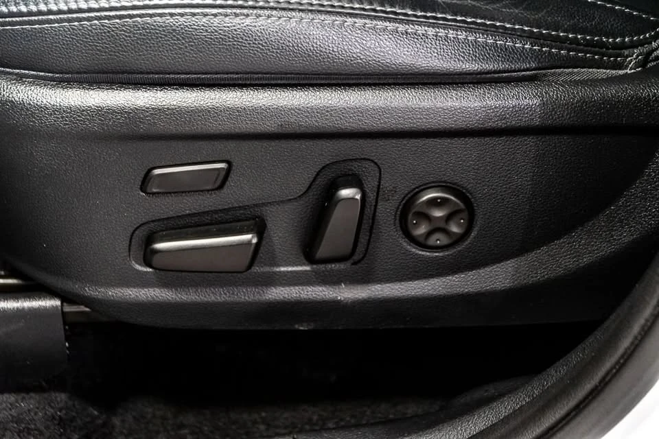 2020 Hyundai Santa Fe - Image 19 of 20