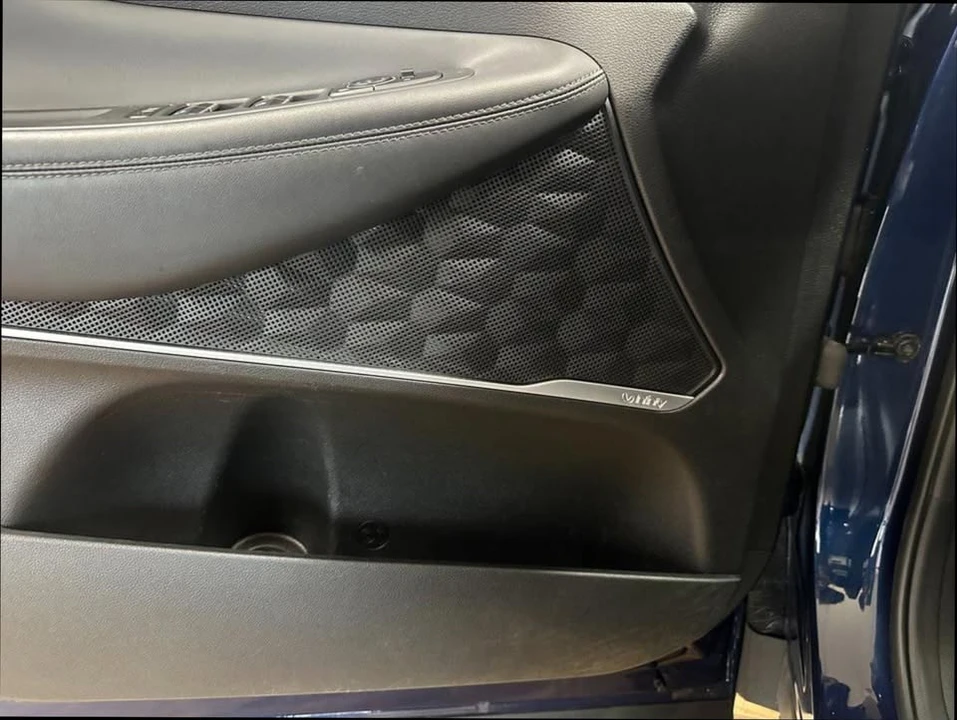 2020 Hyundai Santa Fe - Image 13 of 20