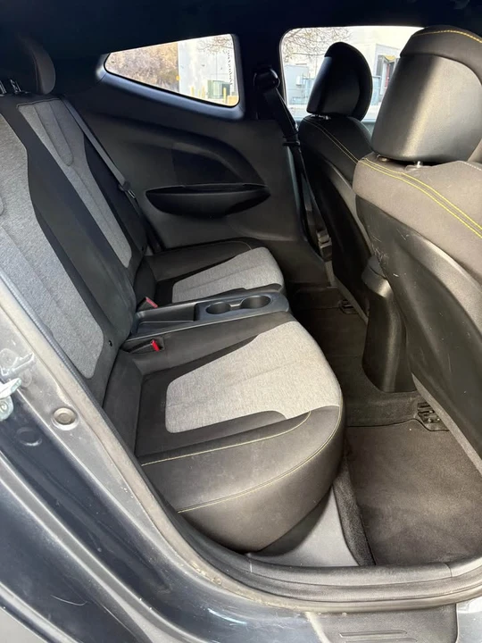 2020 Hyundai Veloster - Image 8 of 9