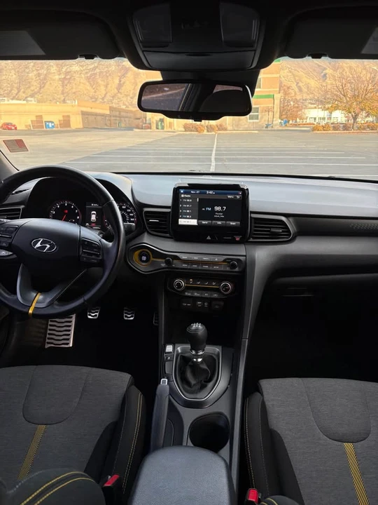 2020 Hyundai Veloster - Image 9 of 9