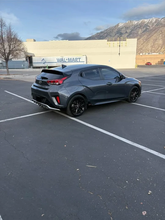 2020 Hyundai Veloster - Image 4 of 9