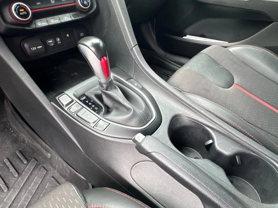 2020 Hyundai Veloster - Image 18 of 20