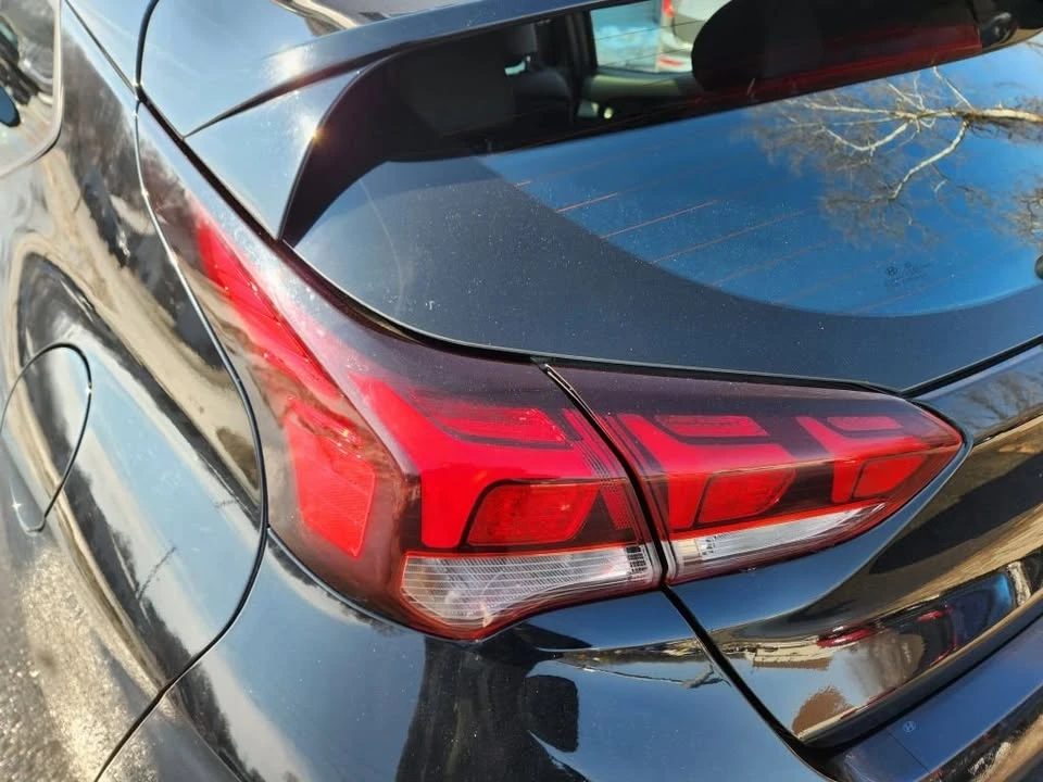 2020 Hyundai Veloster - Image 5 of 17