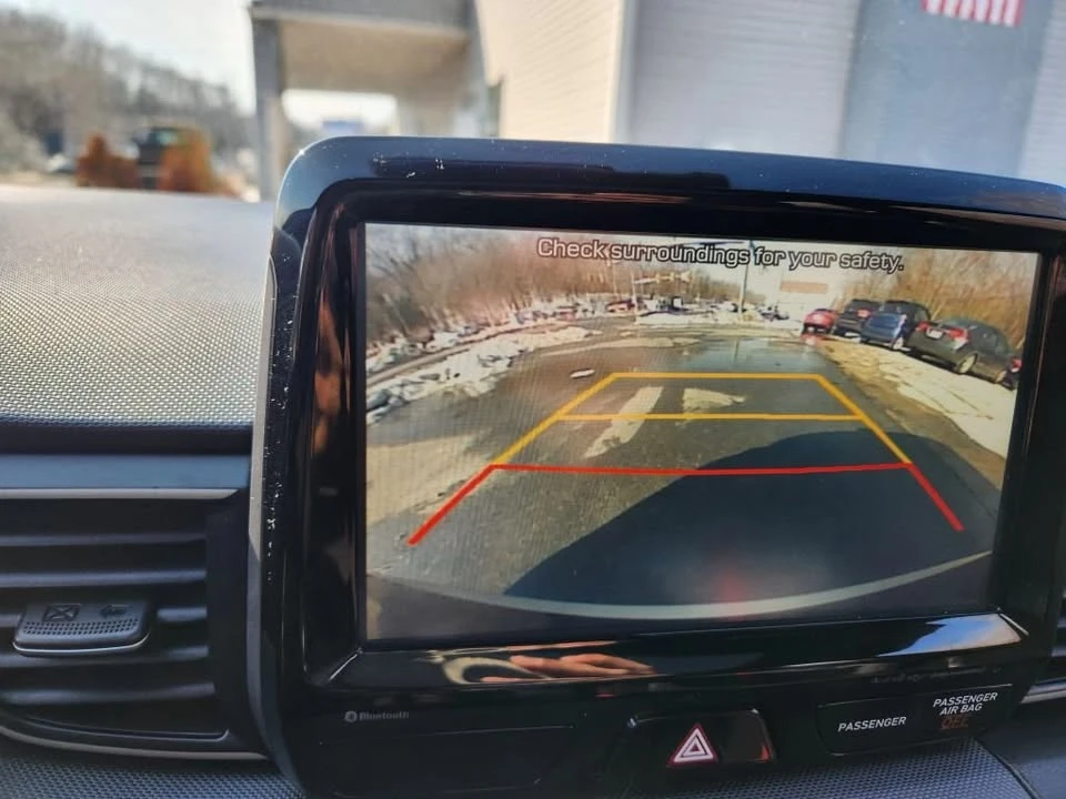 2020 Hyundai Veloster - Image 16 of 17