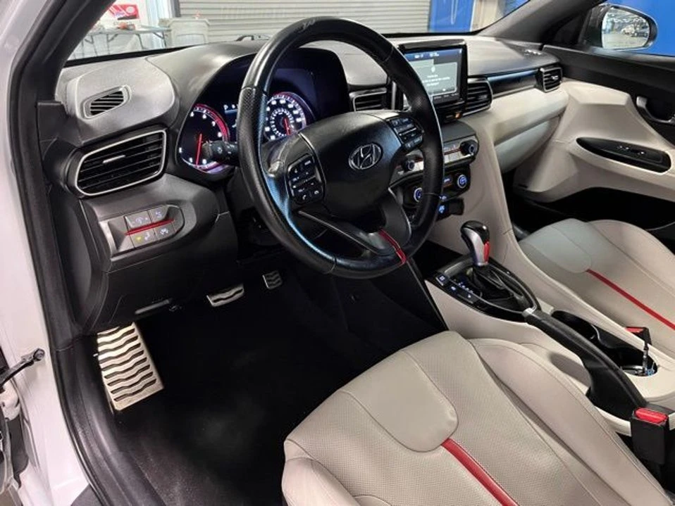 2020 Hyundai Veloster - Image 16 of 20