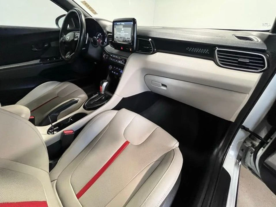 2020 Hyundai Veloster - Image 9 of 20