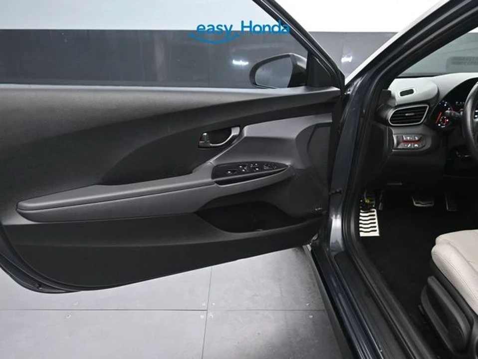 2020 Hyundai Veloster - Image 5 of 19
