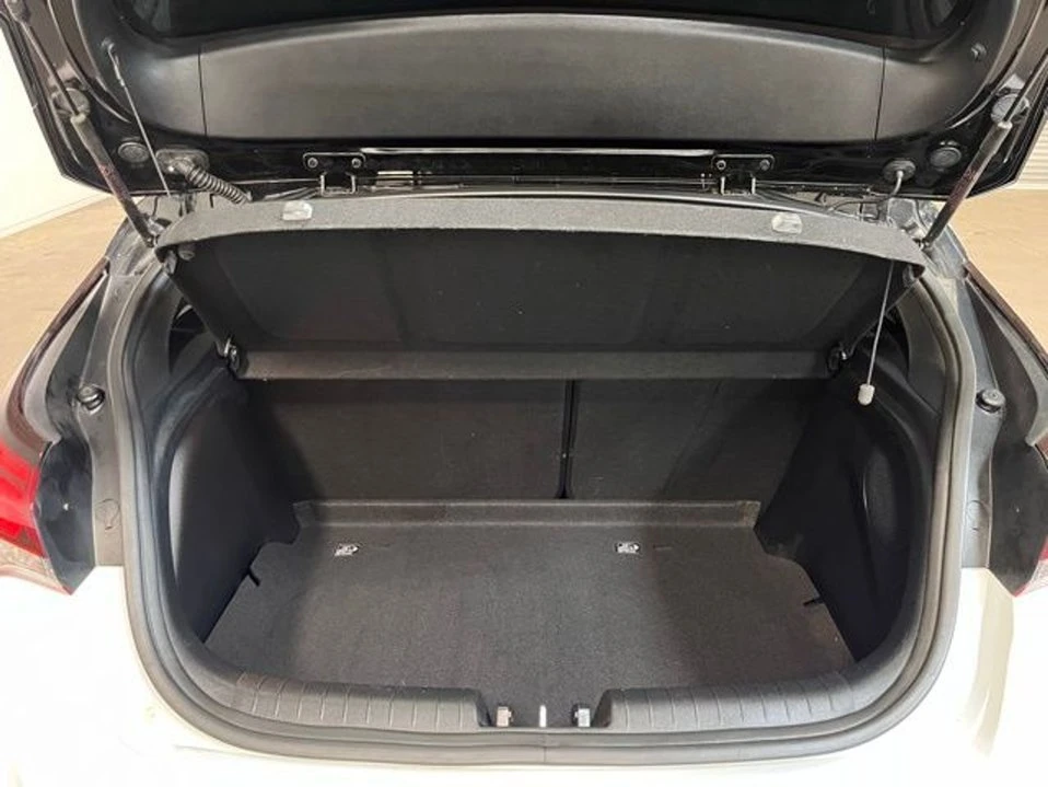 2020 Hyundai Veloster - Image 15 of 20