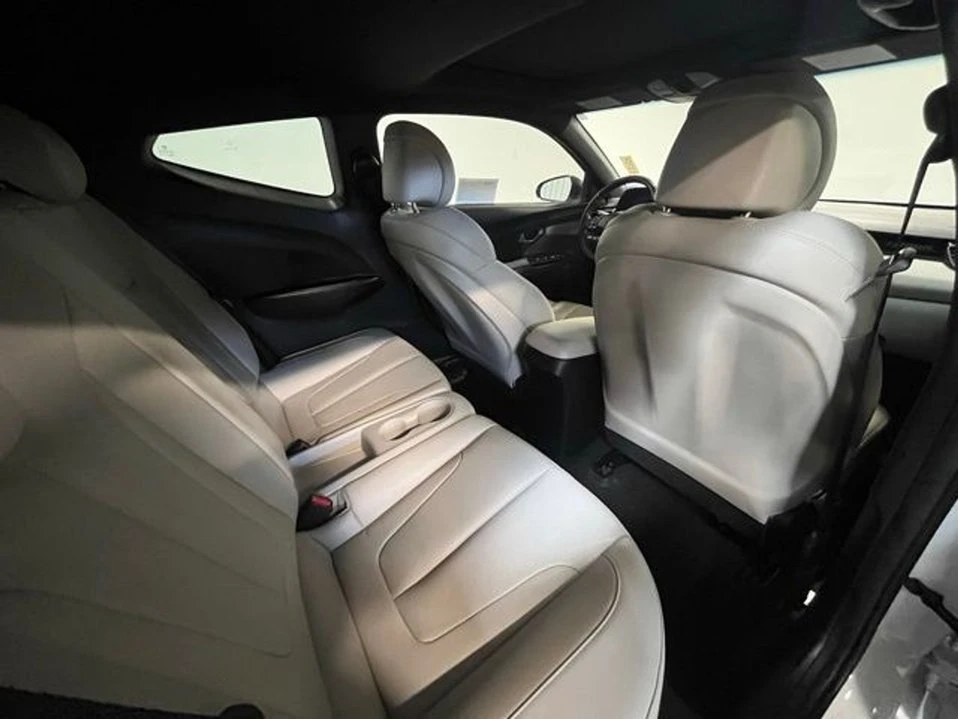 2020 Hyundai Veloster - Image 11 of 20