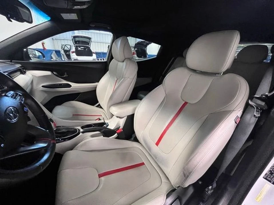 2020 Hyundai Veloster - Image 18 of 20